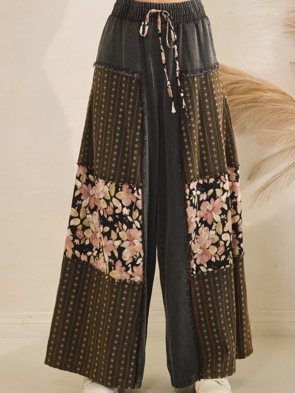 Sage + Fig Mineral Wash Floral Print Wide leg Pants - Picture 5 of 10
